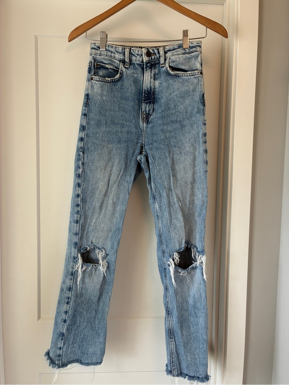 Zara High-Rise Distressed Light Blue Women’s Jeans
